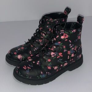 Art Class Black Flower Boots